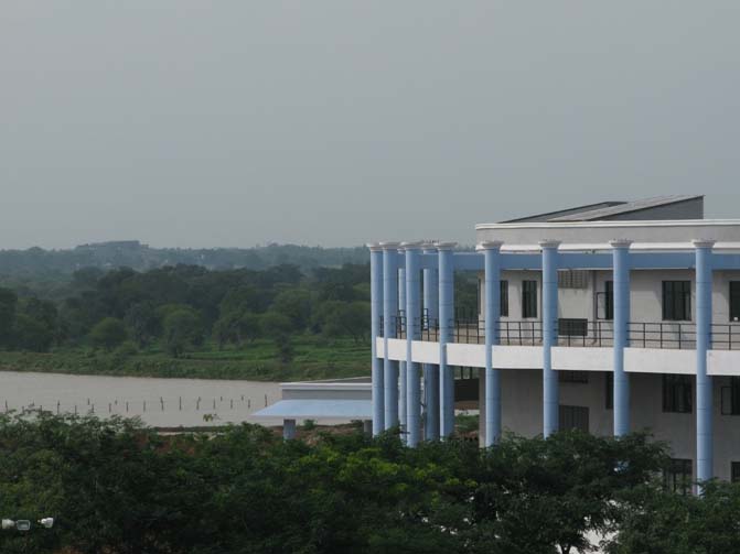 HNLU-campus